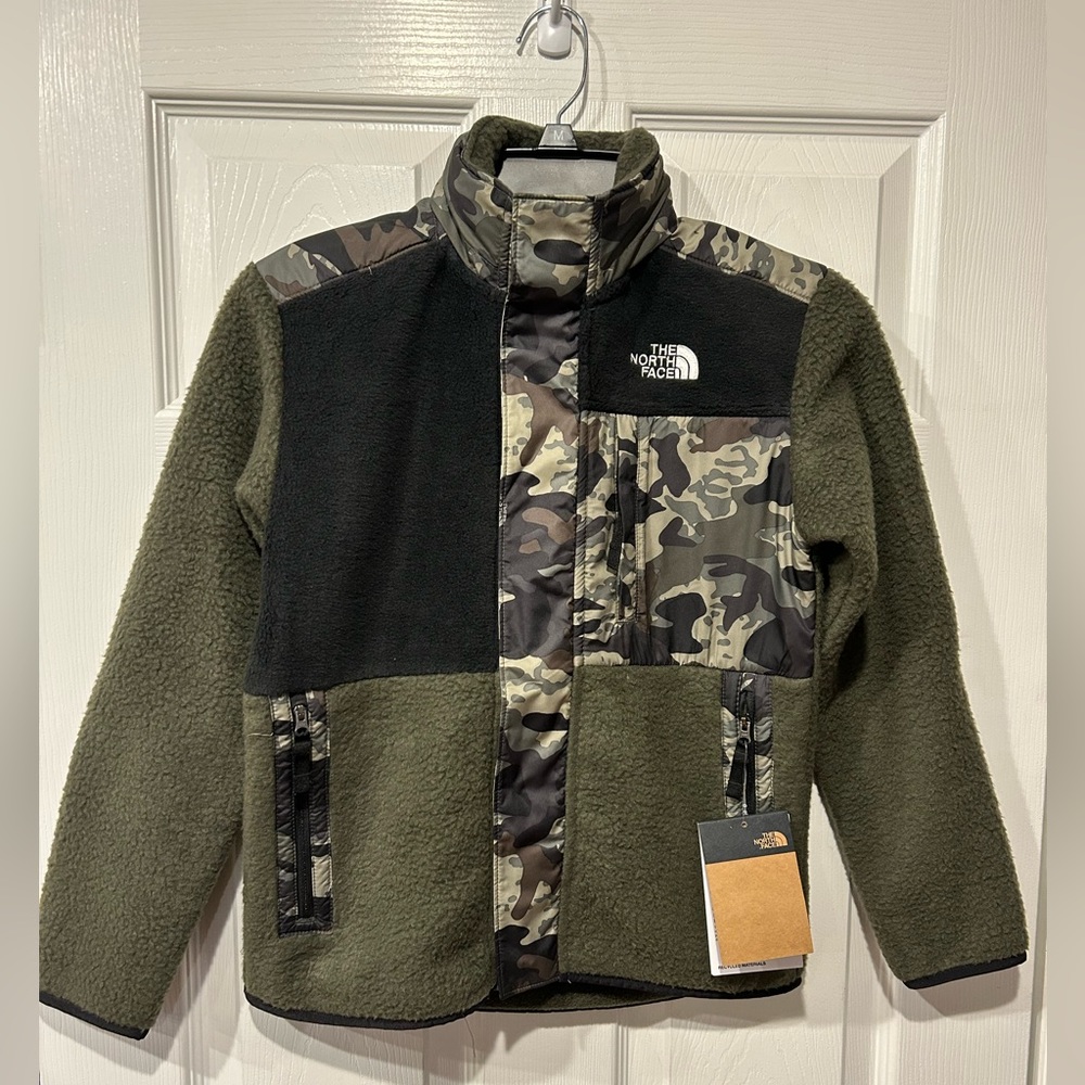 New with tags North face fleece. YOUTH boys medium